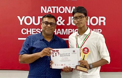ޗެސްގެ ގައުމީ ޓީމުގެ ތާރީހު ބަދަލުކޮށްލި އިކާން