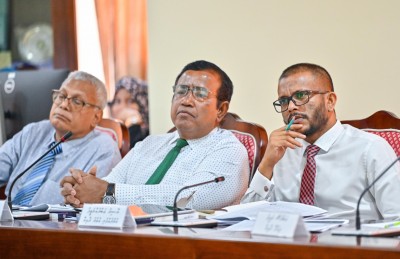 ޑޮލަރަށް ކުރާ ނޭދެވޭ އަސަރު ކުޑަކުރުމަށް އޯޕަން މާކެޓް އޮޕަރޭޝަން ފަށަން ޖެހިދާނެ: އެމްއެމްއޭ
