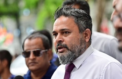 ޕާޓީގެ ކޮންޓްރޯލް ނަގަން ޔާމީން އެ އުޅުއްވަނީ ގަދަބާރުން!