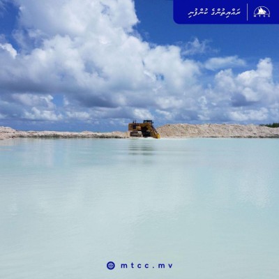 ހުޅުދޫ ބަނދަރު ފުންކުރުމުގެެ މަސައްކަތް ފަށައިފި
