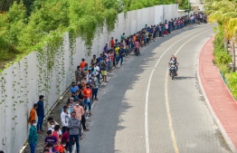 ވެކްސިން ކިއުގައި ރައްކާތެރިކަމެއް ނެތް، ފާޑުކިޔުން އެޗްޕީއޭއަށް