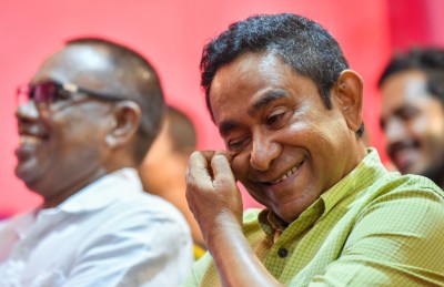 ޕާޓީގެ ކޮންޓްރޯލް ނަގަން ޔާމީން އެ އުޅުއްވަނީ ގަދަބާރުން!