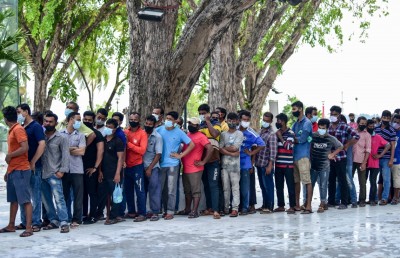 ވެކްސިން ކިއުގައި ރައްކާތެރިކަމެއް ނެތް، ފާޑުކިޔުން އެޗްޕީއޭއަށް