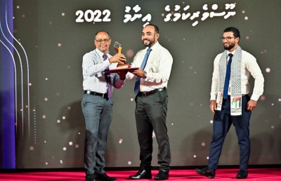 ނޫސްވެރިކަމުގެ ހަޔާތީ އަރުތައިގެ އެވޯޑް ހިރިގާ ޒާހިރާއި ރަމީޒަށް