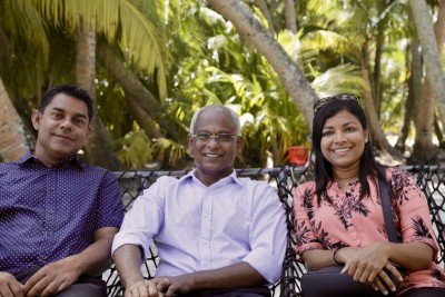އެއްފަހަރާ ދެމީހުންނަށް ވެރިކަން ނުކުރެވޭނެ، މިހުރީ ރައީސް ސޯލިހުގެ ފަހަތުގައި: ރޮޒޭނާ