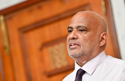 ގޯއްޗާއި ފްލެޓްގެ ލިޔުން އަވަހަށް ހަވާލުކުރަން ގޮވާލާ ކުއްލި މައްސަލައެއް