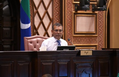 ފައްޔާޒުގެ އިތުބާރު ނެތް ކަމަށް ފުރަތަމަ ސޮއި ކުރެއްވީ މަޖިލިސް ރައީސް