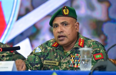 ރިޝްވަތުގެ ތުހުމަތާ އެކު ޖެނެރަލުންް ހިތްފަޅައިގެން!