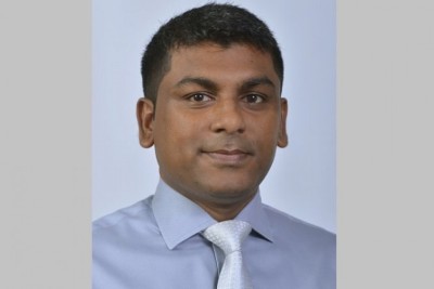 ކުރީގެ ޗީފް އޮފް ސްޓާފް މުސްތަފާ ޖޫރިމަނާކޮށްފި