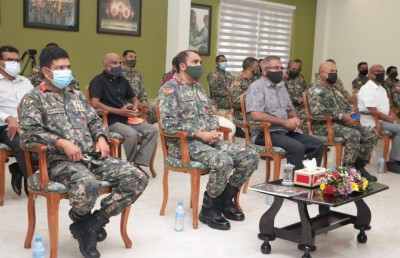 ރިޓަޔާކޮށްފައިވާ ސީނިއާ އޮފިސަރުންނާ އެމްއެންޑީއެފް ލީޑަޝިޕުން ބައްދަލުކޮށްފި