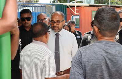 ސްޓްރޯކެއް ޖެހުނު މީހަކު ހޮސްޕިޓަލަށް ގެންދިޔައީ ހޯމް މިނިސްޓަރުގެ ކާރުކޮޅުގައި