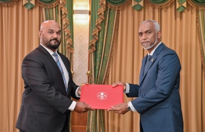 ވިޔަފާރިވެރިން ބުނަނީ ކަސްޓަމްސް އަކީ ކޮރަޕްޝަންގެ ހާއްޔެއް ކަމަށް!