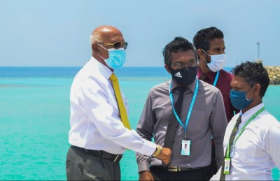 އުނގޫފާރަށް ވަޑައިގެންނެވި ހެލްތު މިނިސްޓަރު ކަރަންޓީނު ނުވާތީ އިދިކޮޅުގެ ފާޑުކިޔުން