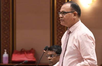 ޕާމަނަންޓް ސެކްރެޓަރީން މިނިސްޓަރުގެ ބަހަށް ވަކިކުރެވޭ ބަދަލާ މެދު މަޖިލީހުގައި ކަންބޮޑުވުން