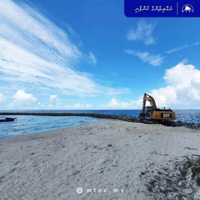 ރަސްމާދޫ ބަނދަރު މަސައްކަތް ފަށައިފި