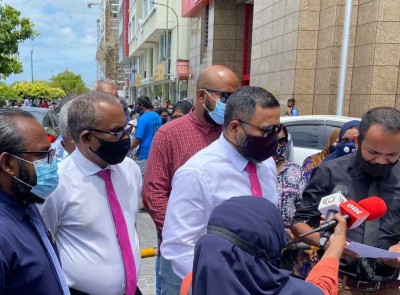 މީޑިއާ ކުރިމަތީގައި އަދުރޭ އަވަގުރާނަ ގޮވައިފި
