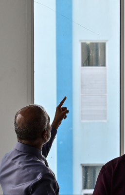 ދަރުމަވަންތަ އާ ސްކޫލަށް 3 މަސް، ބިއްލޫރިތައް ތެޅި ނުރައްކާ އޮތުމުން ބަދަލުކުރަން ޖެހިއްޖެ