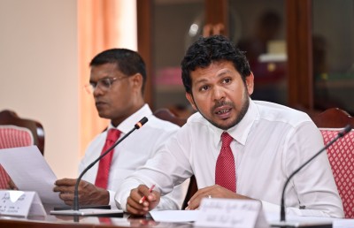 ފްލެޓްތަކުގެ މައްސަލާގައި ކޮމިޓީއަށް އަސްލަމް ހާޒިރުނުކުރުމުން މެމްބަރުންގެ ކަންބޮޑުވުން