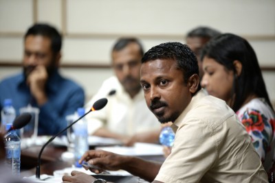 ޝިފާގެ އިތުބާރުނެތް ކަމުގެ ވޯޓު ހުއްޓުވުމުން އުޝާމްގެ ފާޑުކިޔުން އެލްޖީއޭއަށް