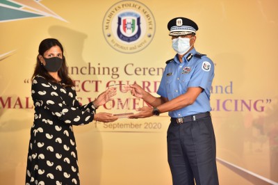 އަންހެނުންގެ ގާބިލުކަން ދެއްކުމަށް މަސައްކަތުގެ މާހައުލު ހަމަހަމަ ތަނަކަށް ވާންޖެހޭ: ފަޒްނާ