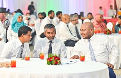 ކޮރަޕްޝަން ގިނަ ކަމަށް އާއްމުން ގަބޫލުކުރަނީ މަޖިލީހާއި ކުންފުނިތަކުގައި