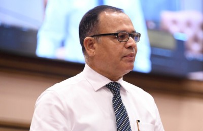 ވެންޓިލޭޓަރުތަކުގެ މައްސަލަ އަލުން ބަލަން ގޮވާލައި އާދަމް ޝަރީފުގެ ކުއްލި މައްސަލައެއް