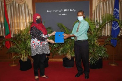 އެމްއެންޔޫއިން ރިސާޗް ގްރާންޓުގެ ގޮތުގައި ހަތަރު ލައްކަ ރުފިޔާ ދީފި