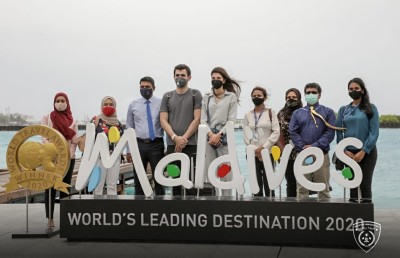 ޓޫރިޒަމަށް އުފާވެރި ދުވަހެއް، މަހެއްގެ ތެރޭގައި އެއް ލައްކަ ޓޫރިސްޓުން