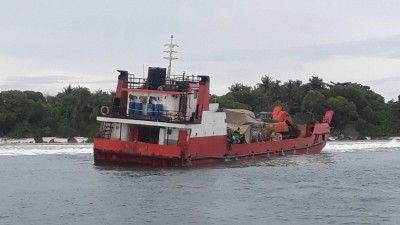 ނަލަދޫ ފަރަށް އެރި ލޭންޑިން ކްރާފްޓެއް ދިޔަވަނީ