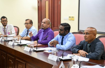 ޕާޓީތައް ސަސްޕެންޑް ކުރެވޭ ގޮތަށް ގާނޫނަށް އިސްލާހު ހުށަހަޅަނީ
