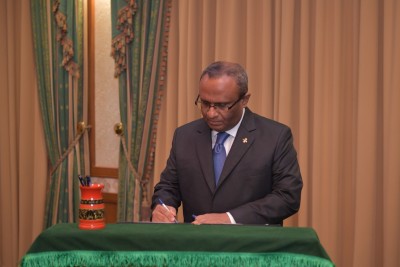 ވަކީލުން ހޯމްވޯކް ހައްދަވައިގެން ކޯޓަށް ވަޑައިގަތުމަށް ފަނޑިޔާރު ސުއޫދު އެދިވަޑައިގެންފި