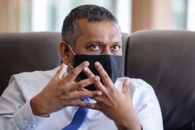 ފައްޔާޒުގެ އެންމެ ޖަވާބެއް، މިއުޅެނީ ރަނުންރަނަށް ވައުދުތައް ފުއްދަން