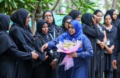 43 އަހަރުގެ ހިދުމަތަށްފަހު ސުލްތާނާ މިސްގެ ވަދާއީ ސަލާން؛ އެންމެން ރޮއްވާލައިފި