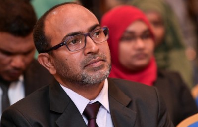 ކޯޓުގެ މުވައްޒަފުން ބޭރަށް ފޮނުވައިގެން ކައިވެންޏެއް ކޮށްދިން މައްސަލައެއް ބަލަނީ