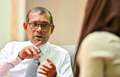 ނަޝީދު "ވަރުބައްޔެއް ނުވާނެ، އެނބުރި އަންނާނެ"!