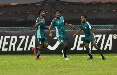 ނުވަ މީހުންނާ އެކު ކުޅުނު ގްރާންޑޭ ބަލިކޮށް ގްރީން ތިން ވަނަ އަށް