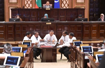 ކުއްލި ގޮތަކަށް މަޖިލިހުގެ ޖުމްލަ މެމްބަރުންގެ އަދަދާ ކުޅެން މި އުޅެނީ ރަނގަޅަށް؟