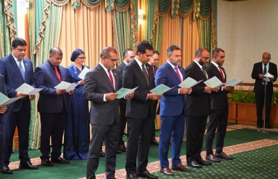 ވަޒީރުންނަށް ރުހުން ނުދީ އަނބުރާ ކޮމިޓީއަށް