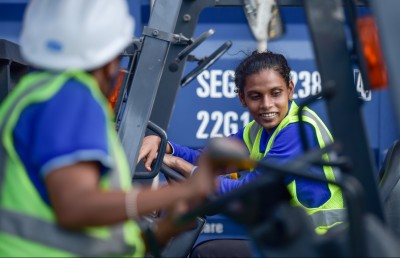 ފަރާ އާއި ސަނާ: ވިޔަފާރި ބަނދަރުގެ ސަގާފަތް ބަދަލުކޮށްލައިފި
