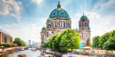 ޢަލްމާނީންގެ އަތްދަށުން ޤައުމު ސަލާމަތް ކުރުން