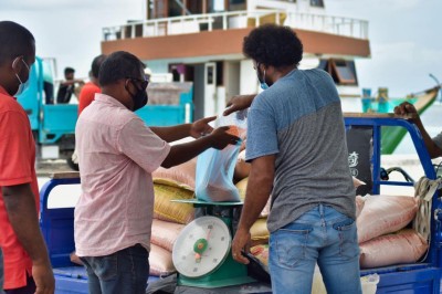 ދެ މިނިސްޓްރީއަކުން ހޯނޑެއްދުއަށް ކާޑު ހަދިޔާކޮށްފި