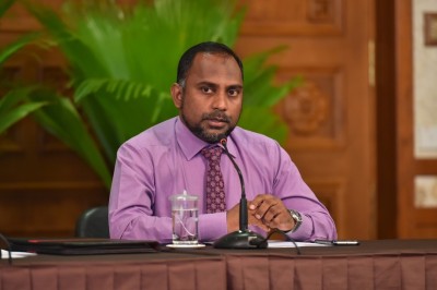 ޒިކުރާ މިސްކިތް މަޝްރޫއާ ގުޅިގެން ކުރީގެ މިނިސްޓަރު ޒިޔާދަށް ދައުވާކުރަން ފޮނުވައިފި