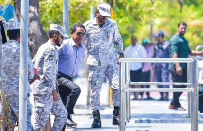 އަޅުގަނޑަކީ ބޭއިންސާފުގެ ކުރިމަތީގައި ކުޑަކަކޫ ޖަހާނެ މީހެއް ނޫން: ޔާމީން