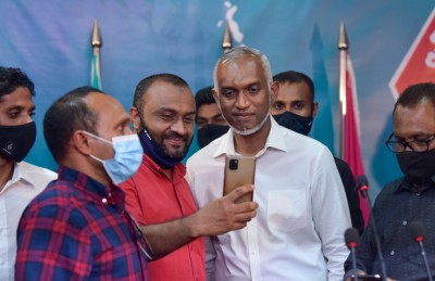 ބޮޑު ކާމިޔާބެއް: މާލޭގެ މޭޔަރުކަން ބޮޑުތަފާތަކުން މުއިއްޒަށް
