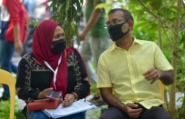 ގިނަ އޮފިޝަލުން ކަރަންޓީންގައި ތިބުމުން ވިލުފުށީގައި ވޯޓުލާން ފެށީ 11:45 ގައި