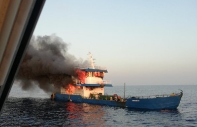 60،000 ލިޓަރު ތެލާ އެކު ރޯވި ބޯޓު އަޑިއަށް ހިނގައްޖެ