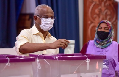 ނިޒާމު ބަދަލުކުރުމުގެ ބޭނުން ހިފާ: ރައީސް