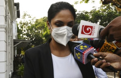 ލަންކާގެ ރީތީގެ ރާނީ، ތާޖު ދޫކޮށްލައިފި