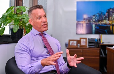 ކާޑު ލިމިޓު ކަނޑާނުލެވެނީ ޑޮލަރުގެ މައްސަލައާ ހެދި: ކާލް