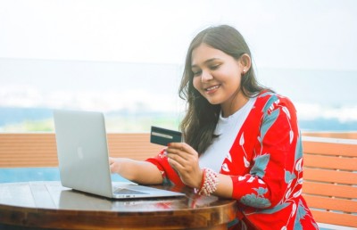 ކާޑު ލިމިޓު ކަނޑާނުލެވެނީ ޑޮލަރުގެ މައްސަލައާ ހެދި: ކާލް